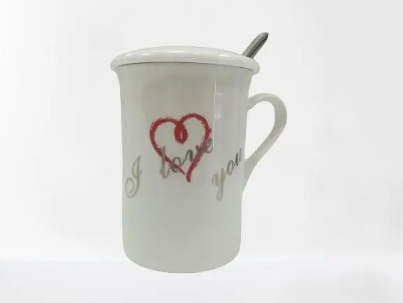 Caneca c/ Tampa + colher "Love"