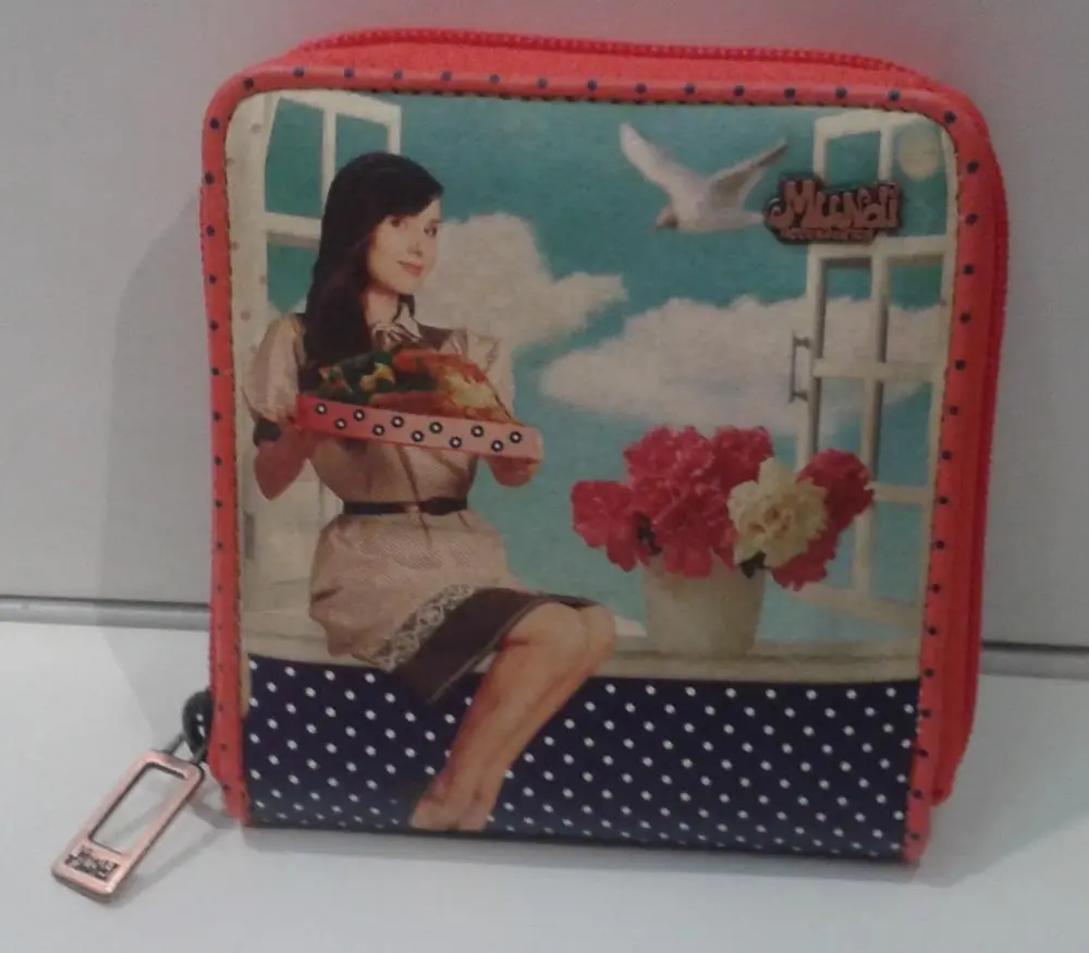 Carteira Horizontal Pequena "Katy" Menina à Janela Azul - Mundi